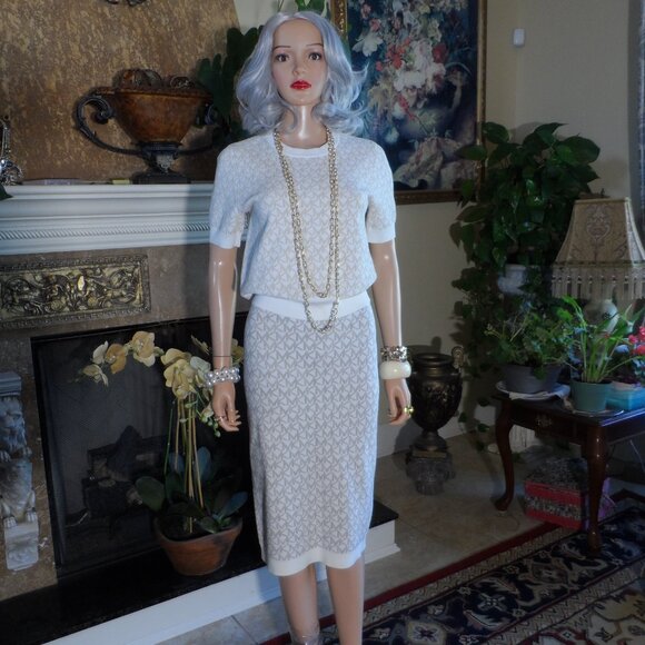 New Michael Kors Beige/Cream Logo Pattern Knit Skirt Suit Size M - Picture 3 of 16